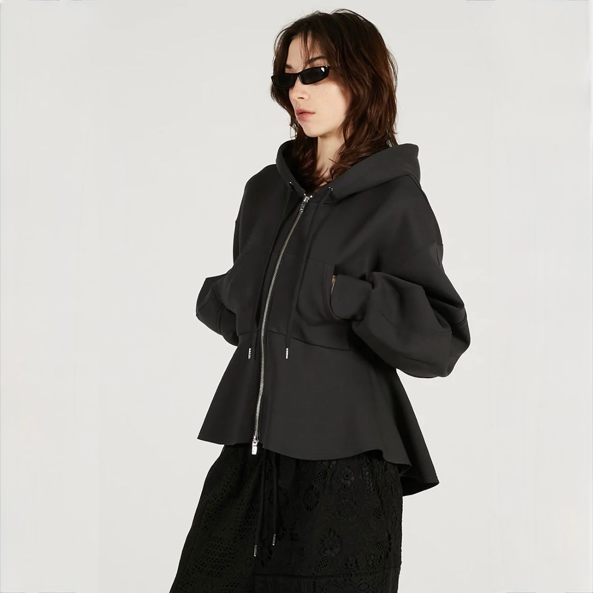 【残り一点】ペプラムフーディパーカー