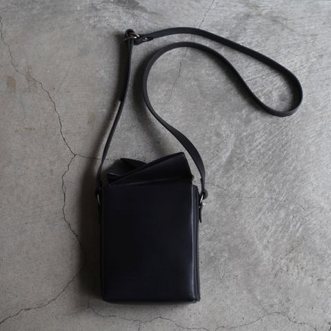 【残り一点】Square Bucket Bag(GROPPONE LEATHER)