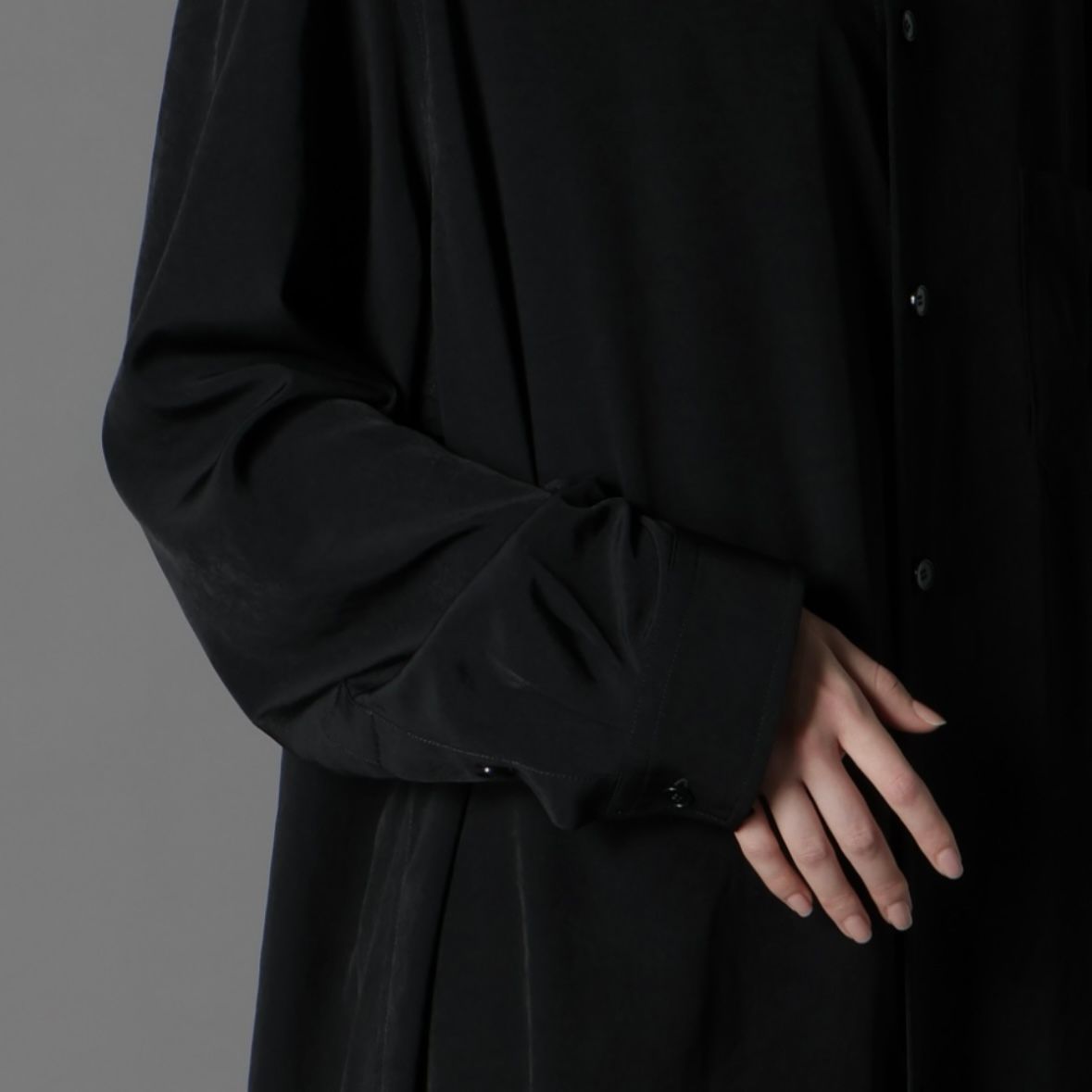 【残り一点】Asymmetry Shirt