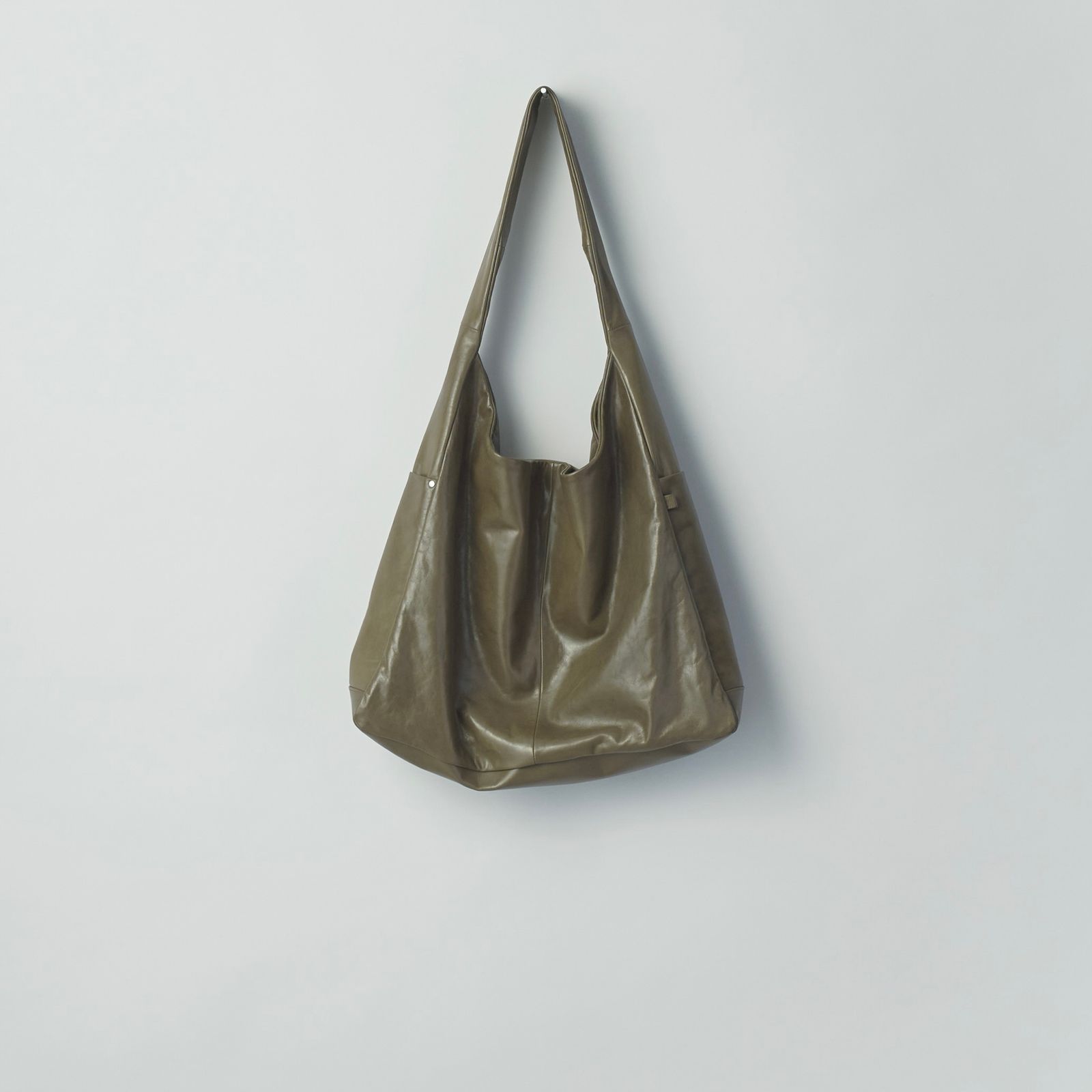 【残りわずか】Goat Leather Shoulder Bag