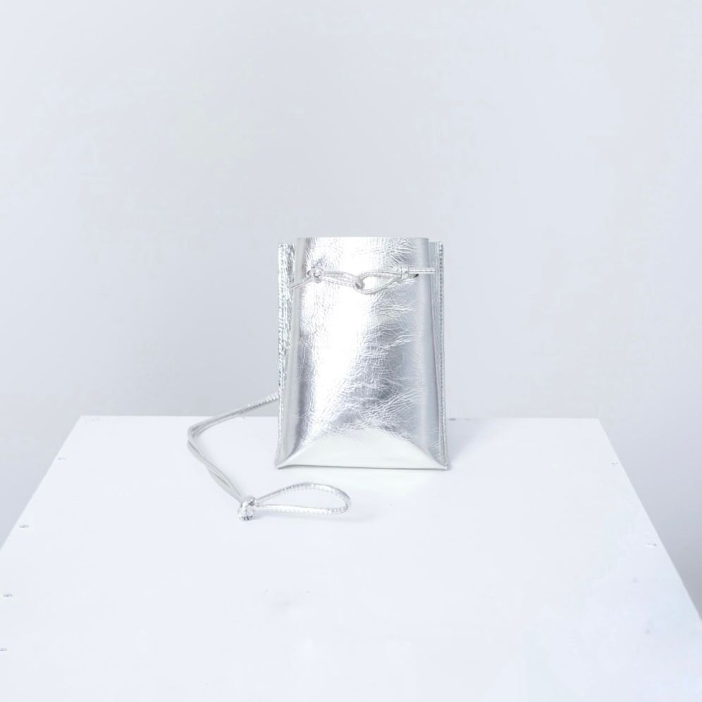 【残りわずか】Metallic String Pouch