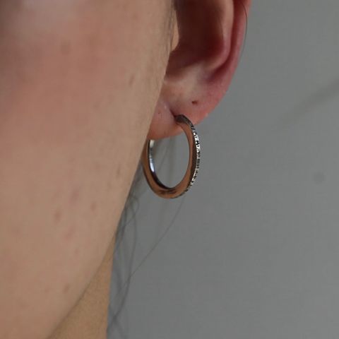 【お取り寄せ注文可能】Thin Rain Pierce (CATCHLESS_SILVER）