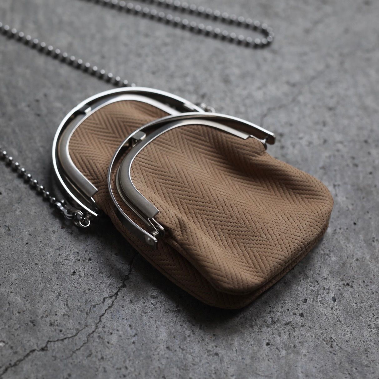 【残り一点】Chain Double Frame Purse(ODD_COW HERRINGBONE)