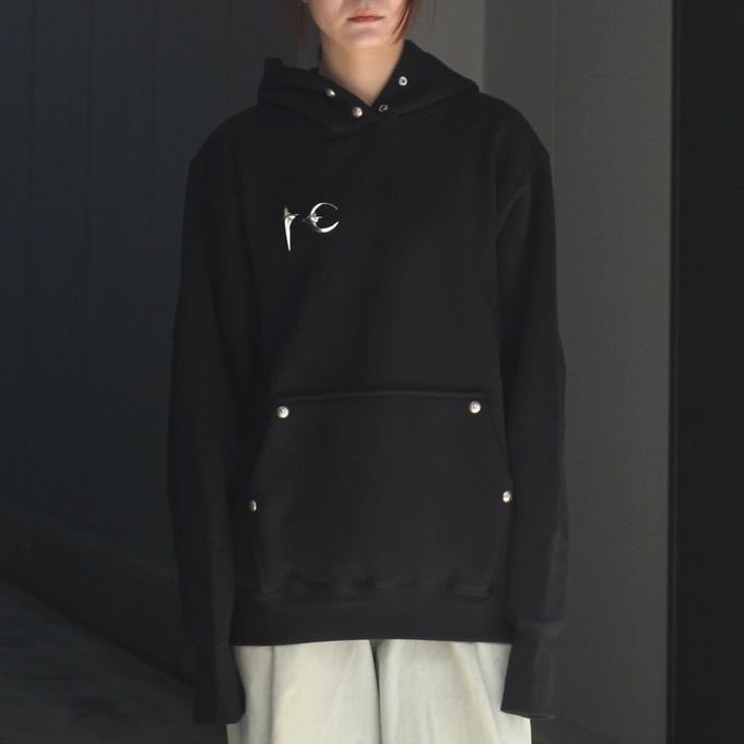 【残りわずか】Armor Hoodie