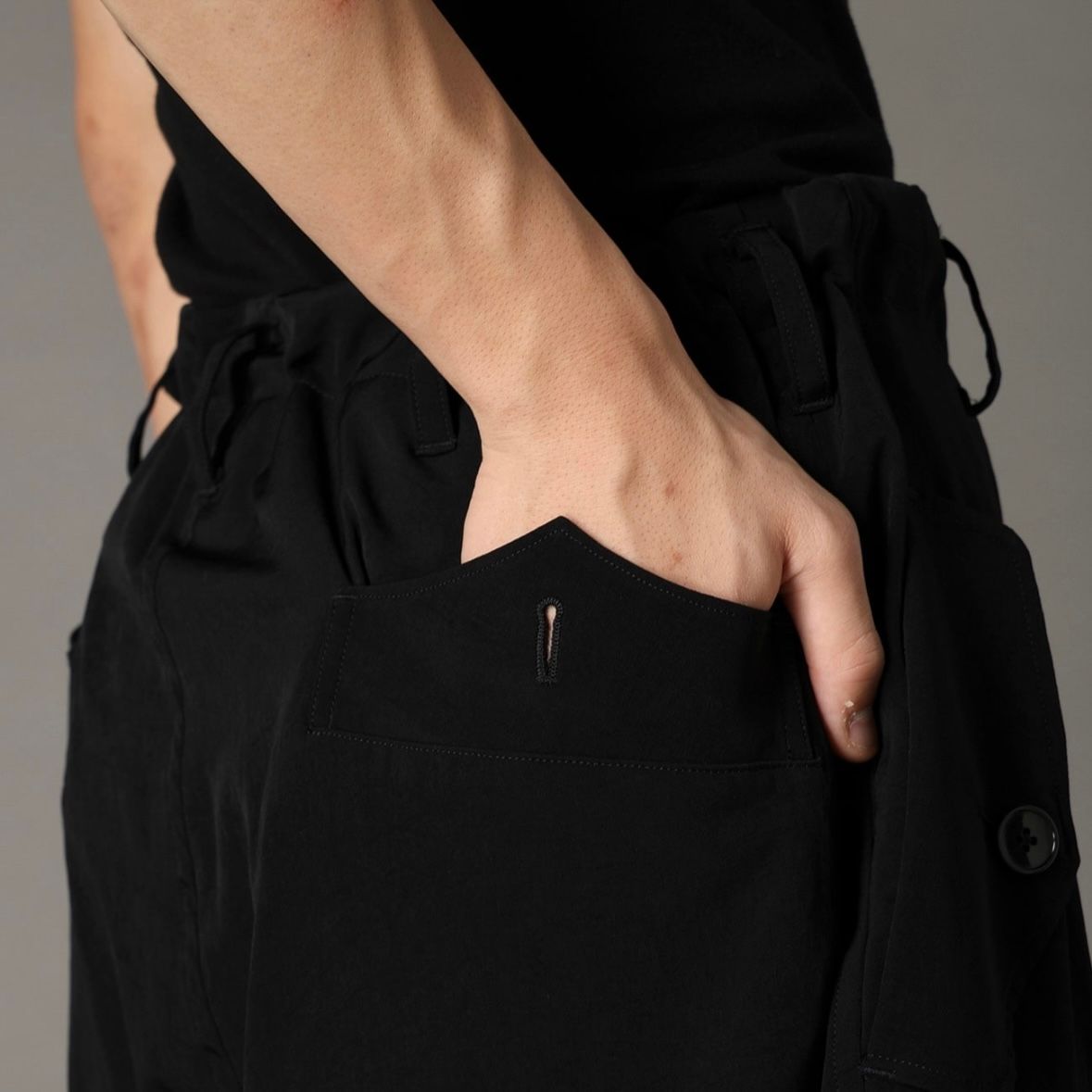 【残り一点】ポケットスリムパンツ