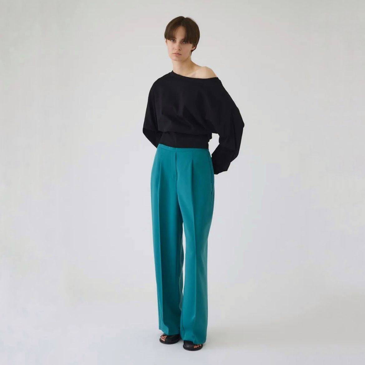 【残り一点】Sleeve Tuck Cut Tops