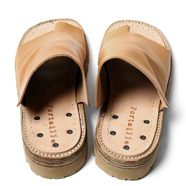 レザー種類 : ITALIAN VACHETTA–SMOOTH(NATURAL)
※商品ページ画像のレザー及び、仕様はサンプルとしてご覧ください。