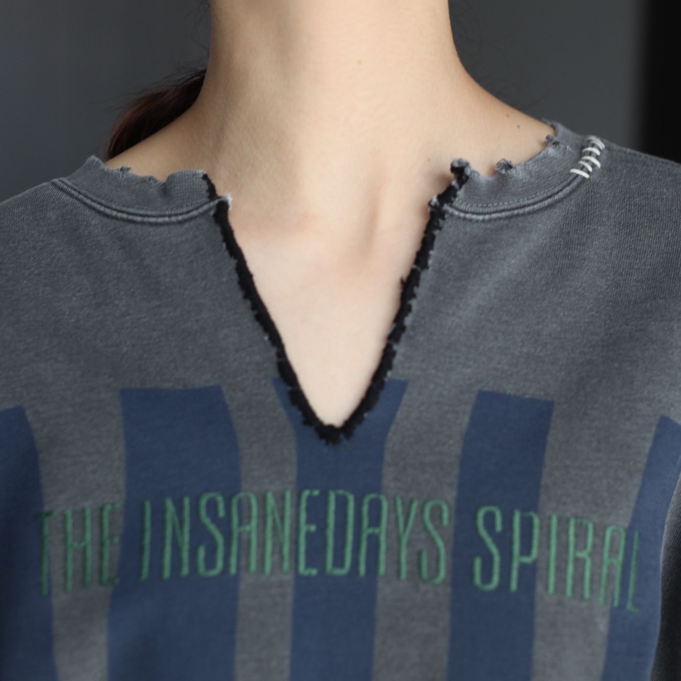 【残り一点】Bootleg DIY Crew Sweat With Repaired(OUTSIDE TOUR)