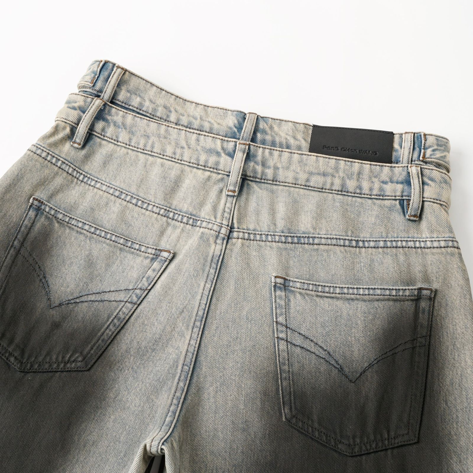 【残り一点】Blue-to-Black Vintage Ombre Jeans