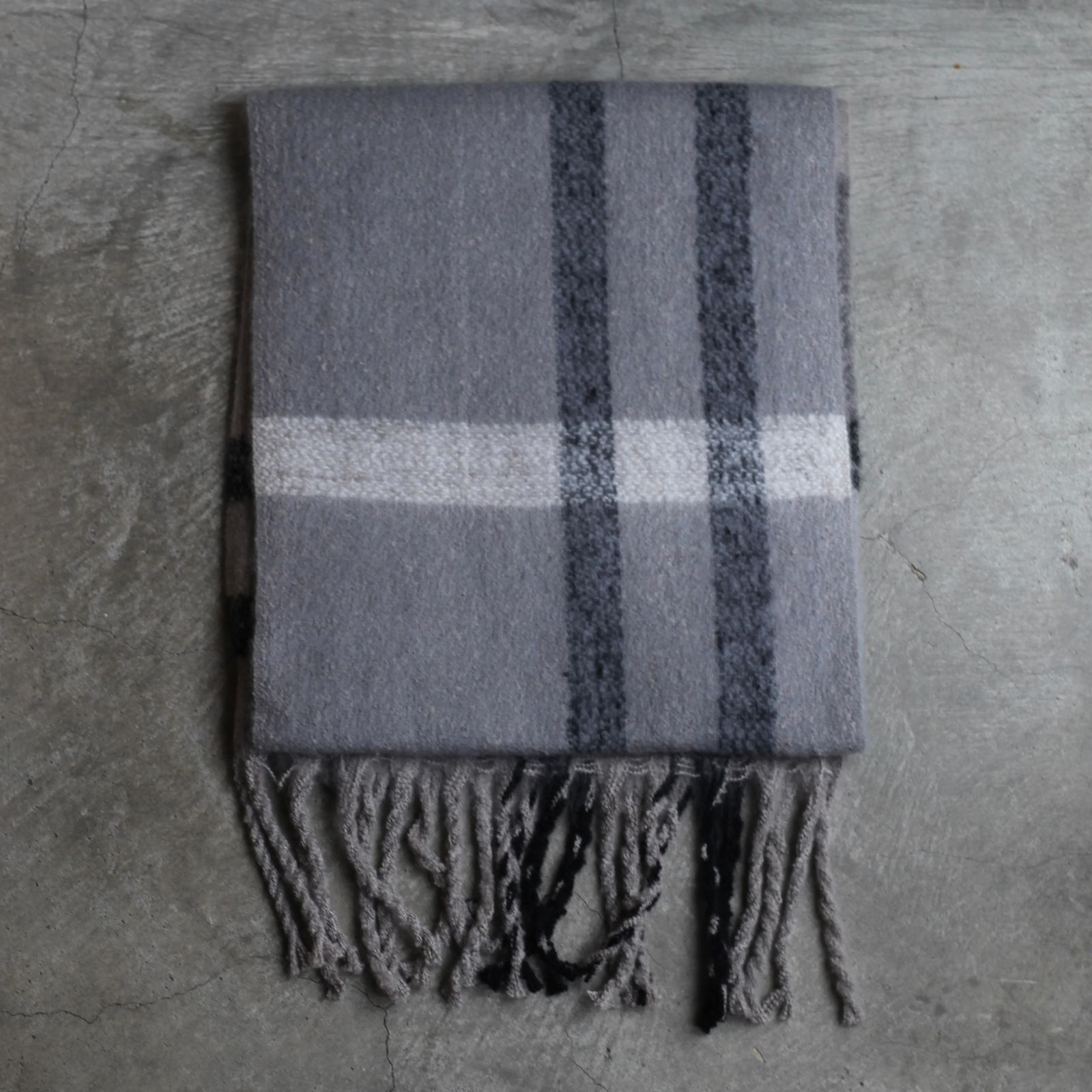【残り一点】Barbour Isla Tartan Boucle Scarf