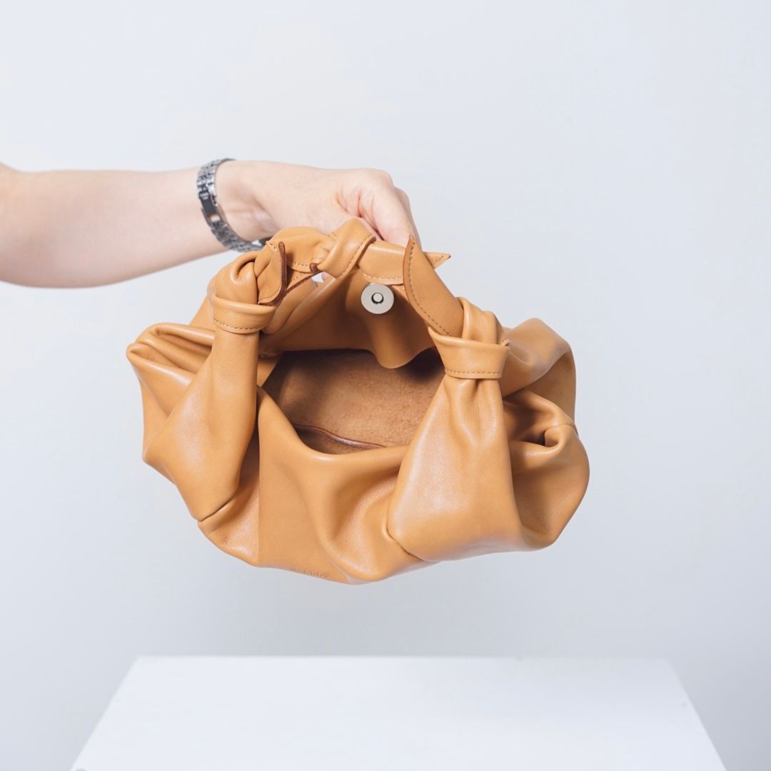 キ*エ様 新品未使用　WAKO マウロゴベルナ furoshiki バッグ キ*エ様 新品未使用 WAKO マウロゴベルナ furoshiki バッグ