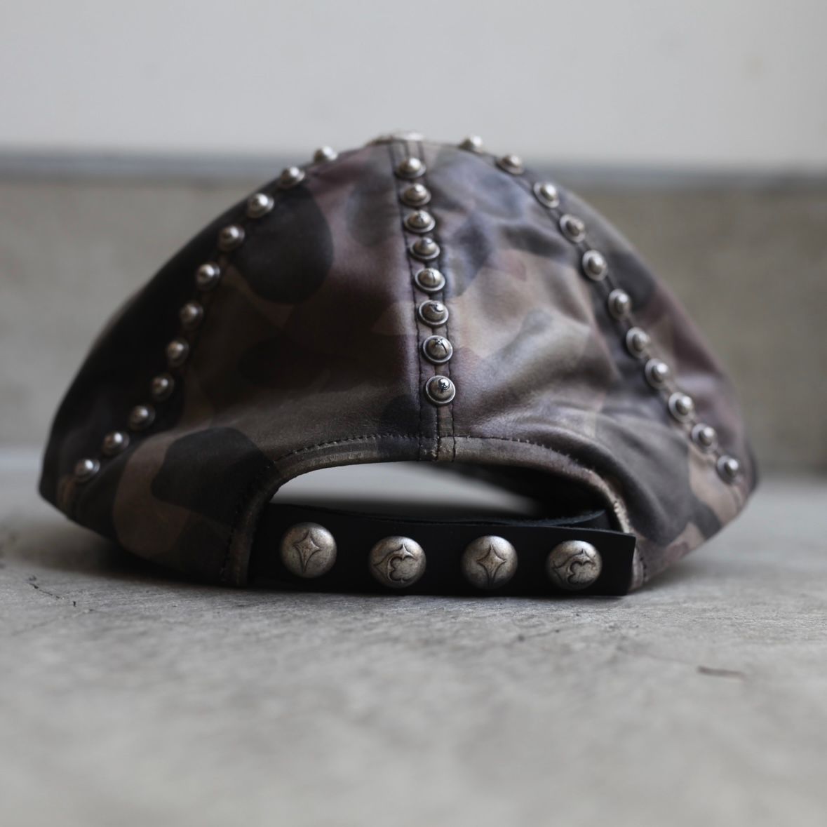 【残り一点】Studded Camo Leather Cap