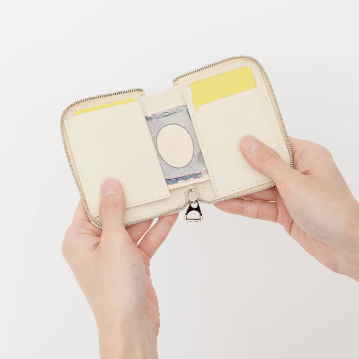 【残り一点】Cristy Slim Compact WLT(SHIRO)
