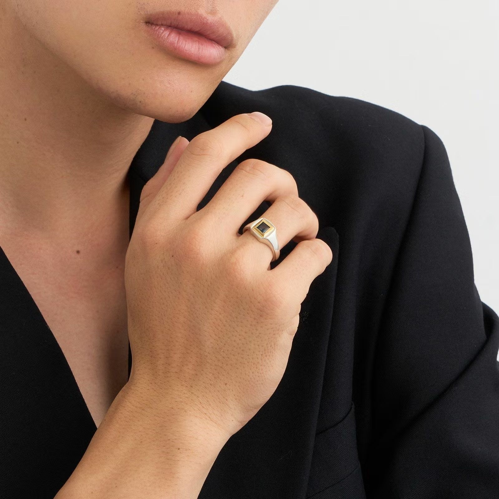 【お取り寄せ注文可能】Tiny Jewel Square Ring