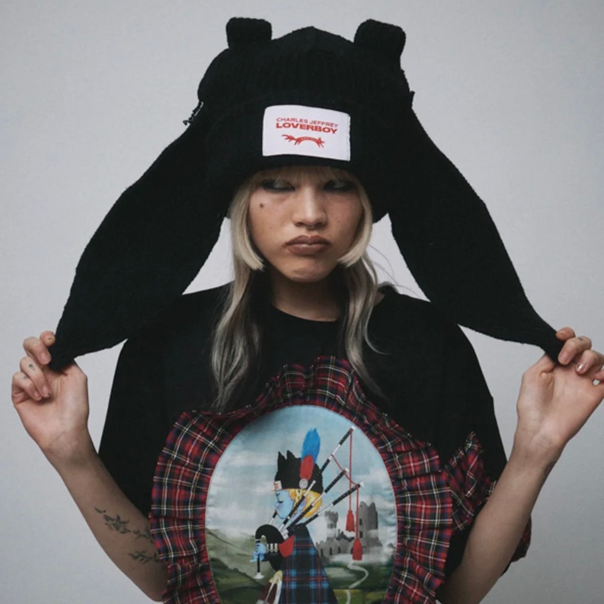 【残り一点】Supersized Chunky Rabbit Beanie