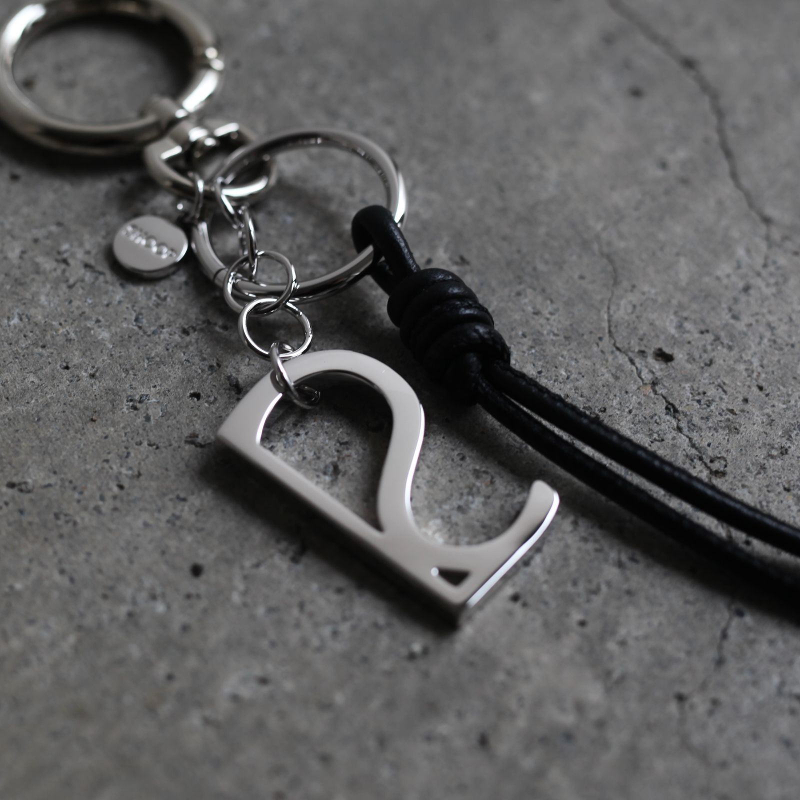 【残りわずか】Metal Logo Keyring