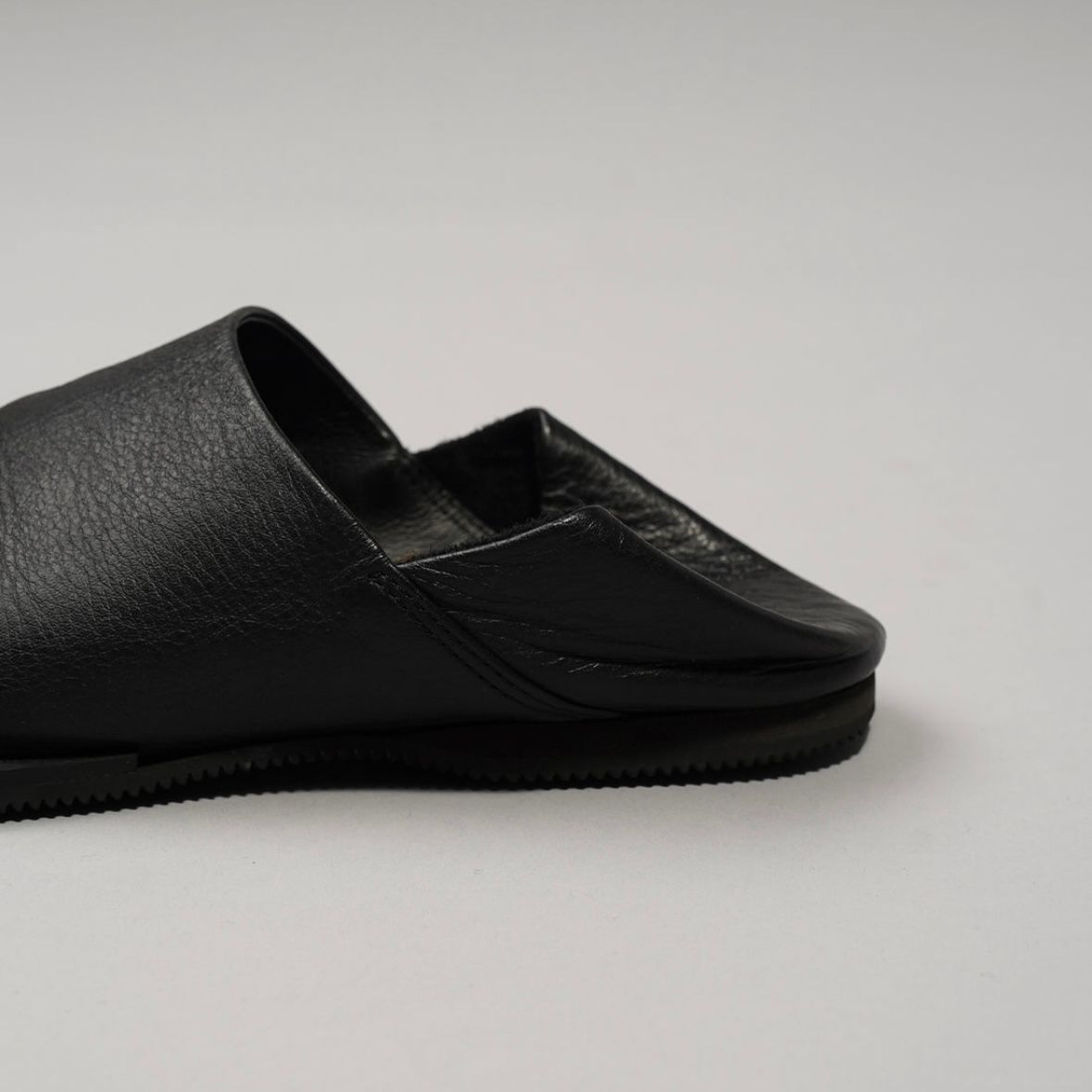 【残り一点】Plain Toe With Open Lacing Flat Slip-ons