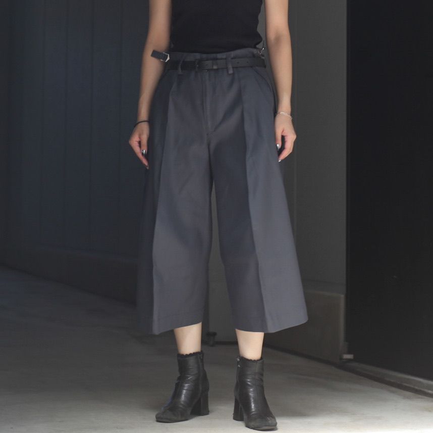 【残り一点】S Curved Utility Capri Trousers