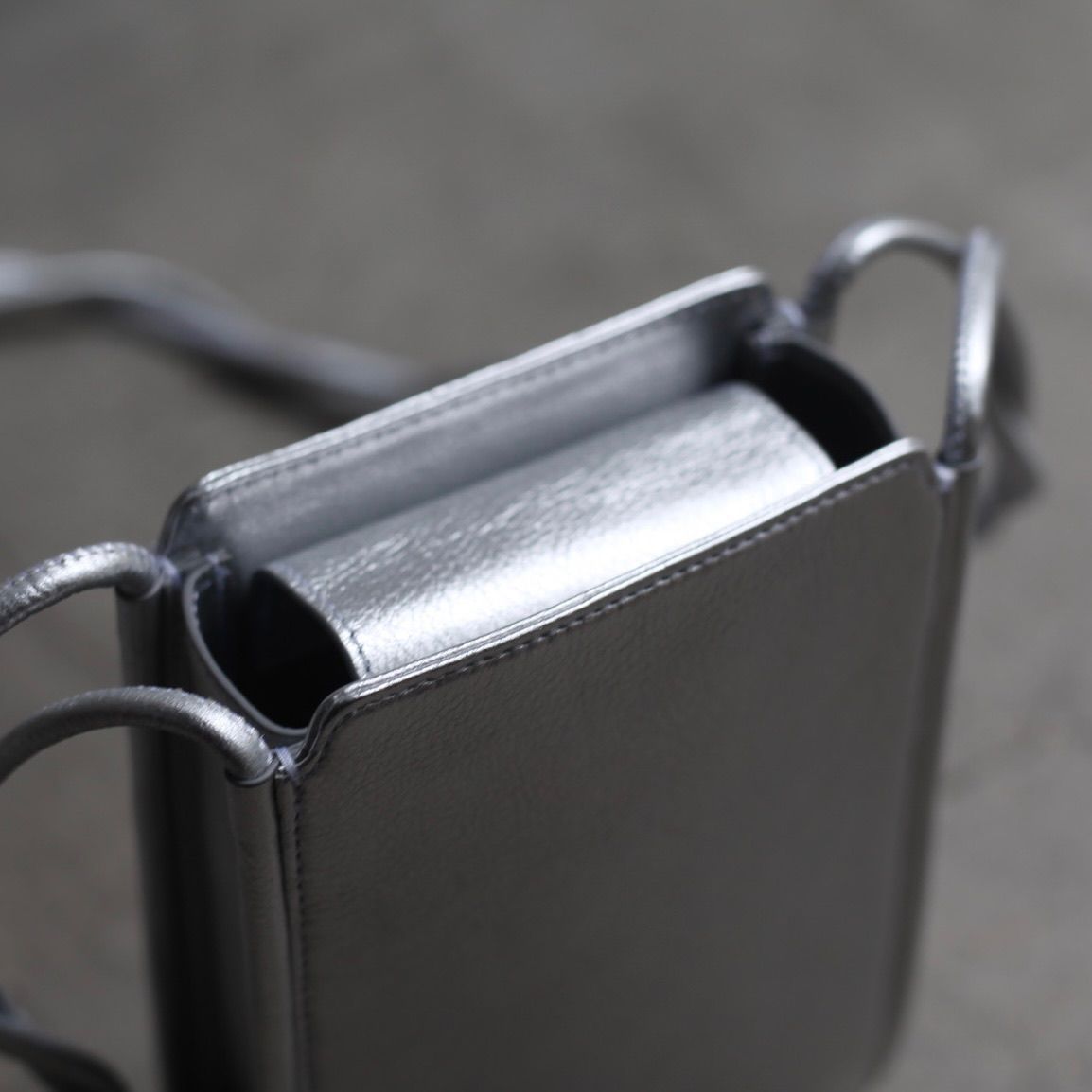 【残り一点】ウォレットバッグ_Wide(SILVER)