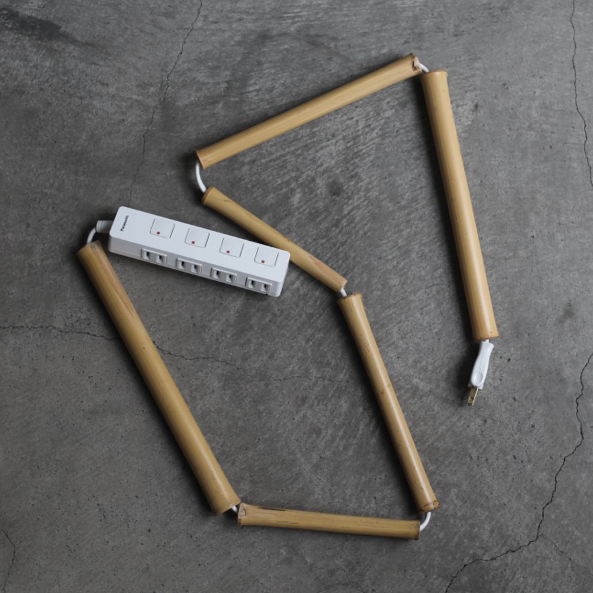 BLESS - 【残り一点】Cable Jewelry Multiplug_1.4m(BAMBOO