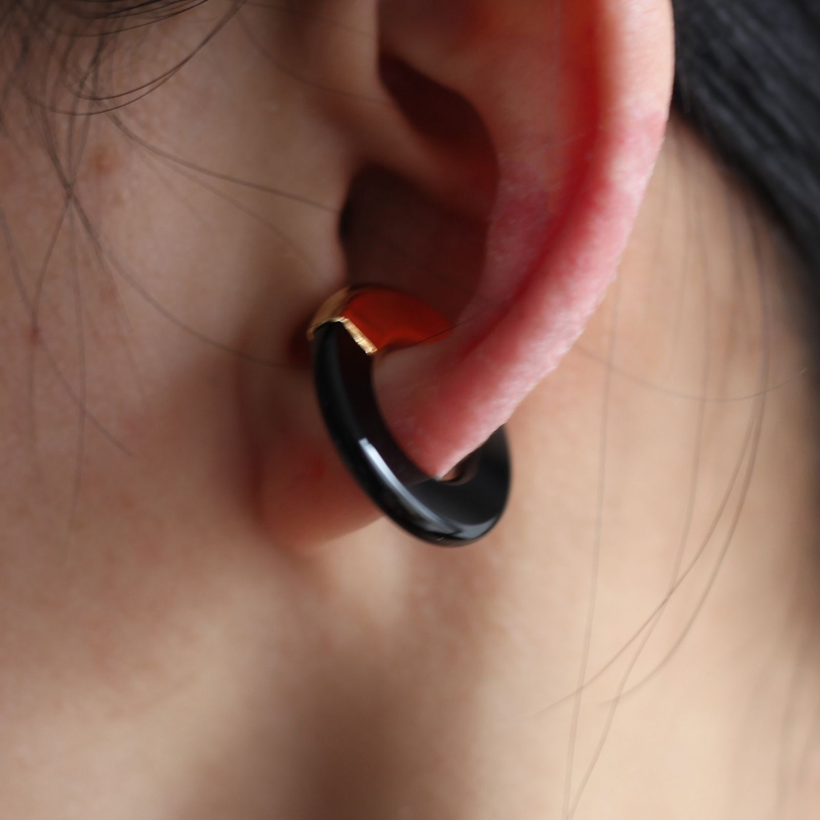 【お取り寄せ注文可能】Ukishima Onyx Ear Cuff(片耳用）