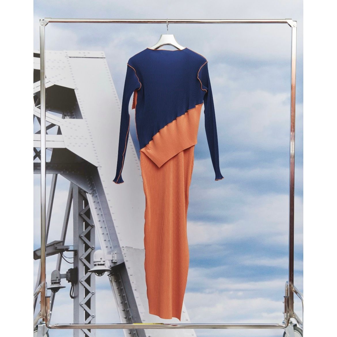 【残り一点】Spiral Wave Long Sleeve Dress
