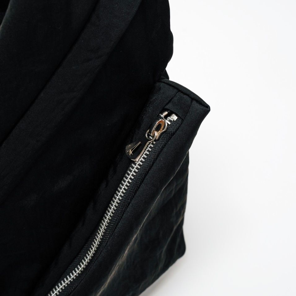 【残り一点】Annie Puffer Sling Bag(CERATO BRIGHT)
