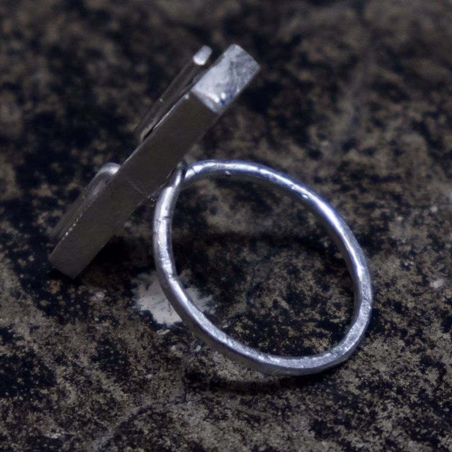【お取り寄せ注文可能】U Shaped Pin Ring Square