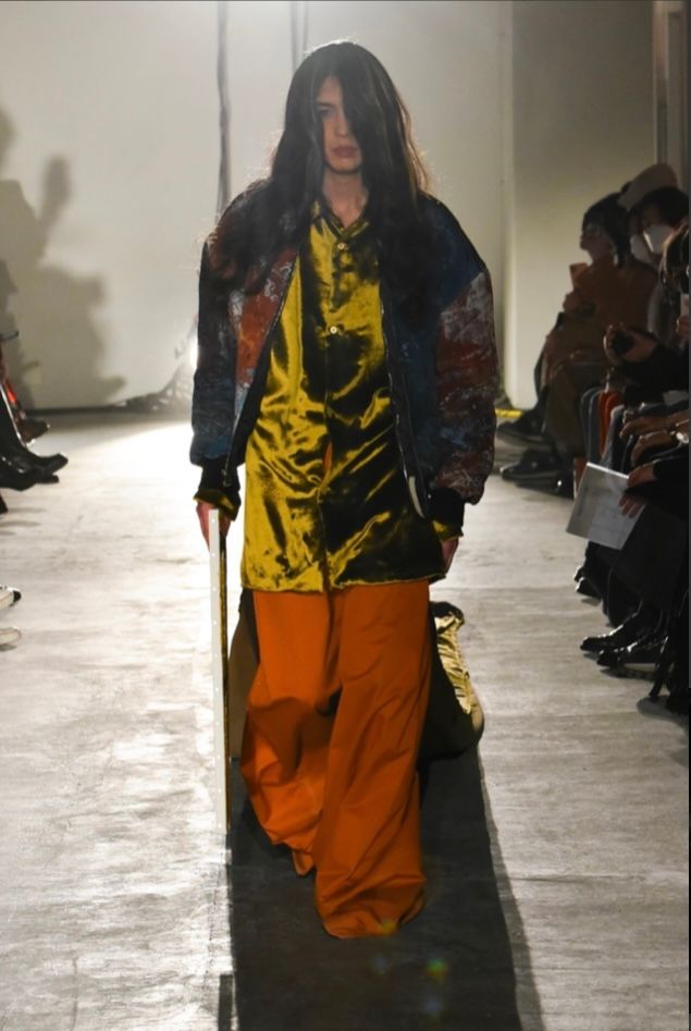 ISSUE #1[RUNWAY]