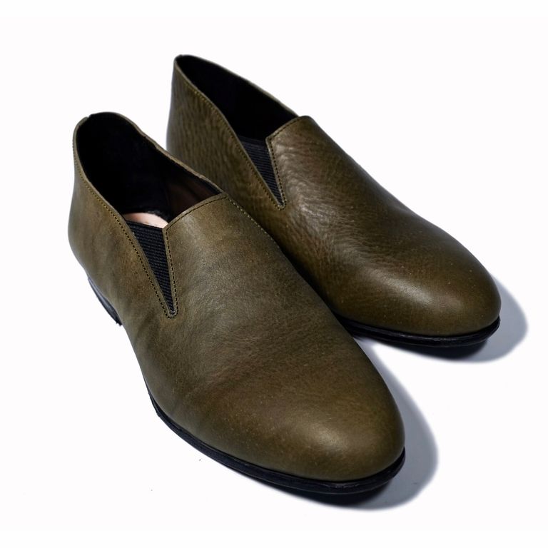 レザー種類 :  AMAZONIA (OLIVE)
※商品ページ画像のレザー及び、仕様はサンプルとしてご覧ください。