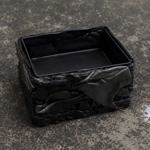【お取り寄せ注文可能】Revive Leather Square Ash Tray