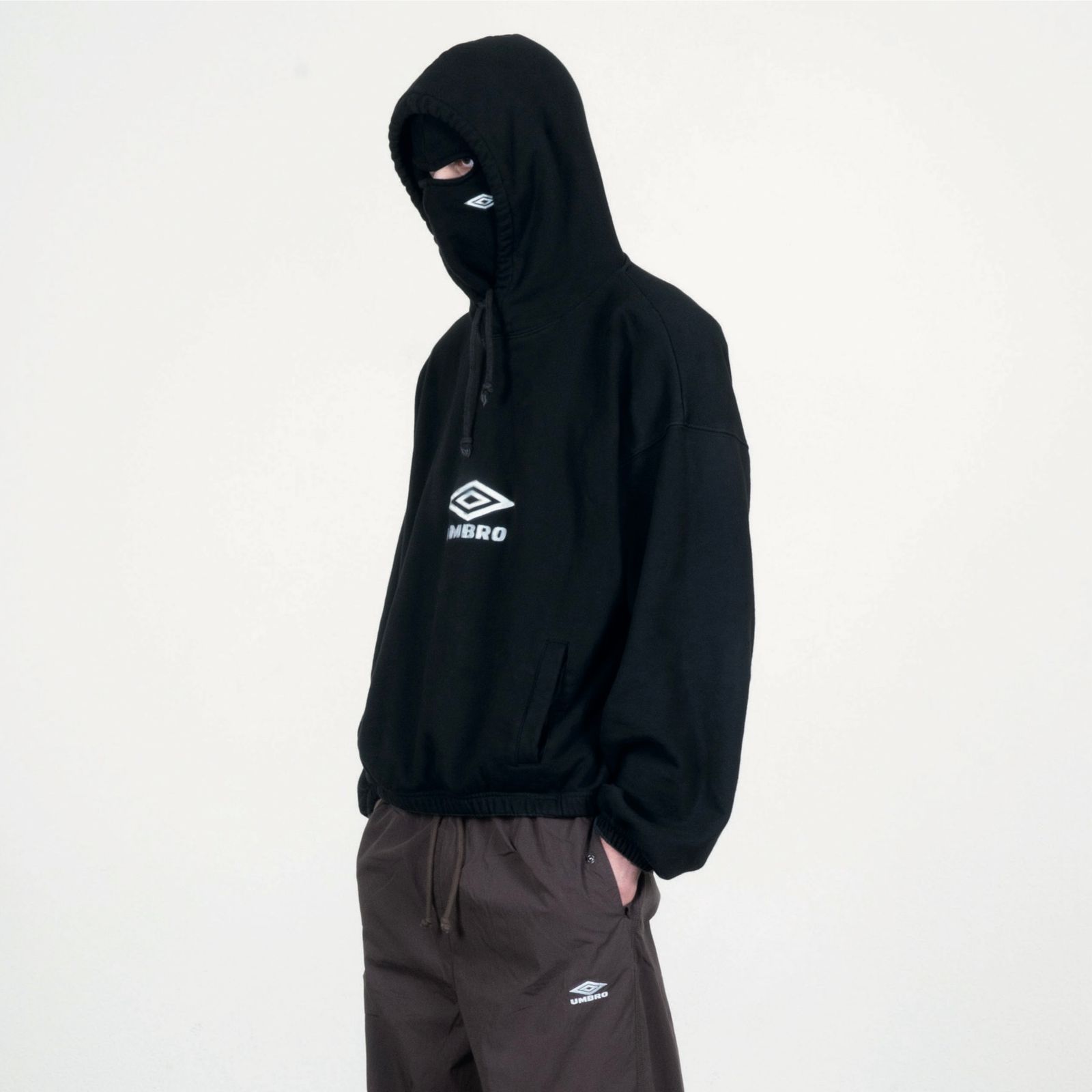 【再販売通知受付可能】Masked Logo Hoodie