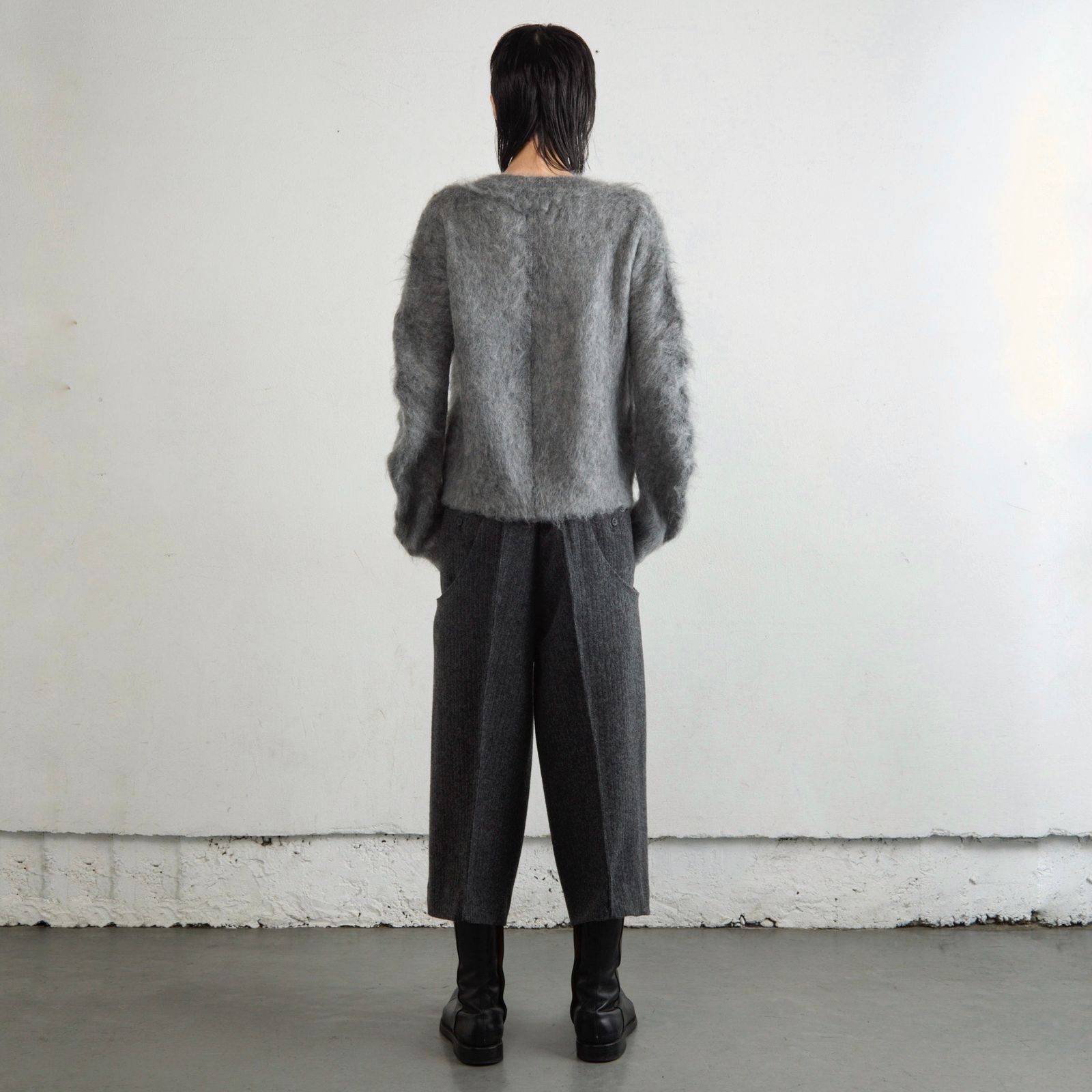【残り一点】Brushed Mohair V-Neck Sweater