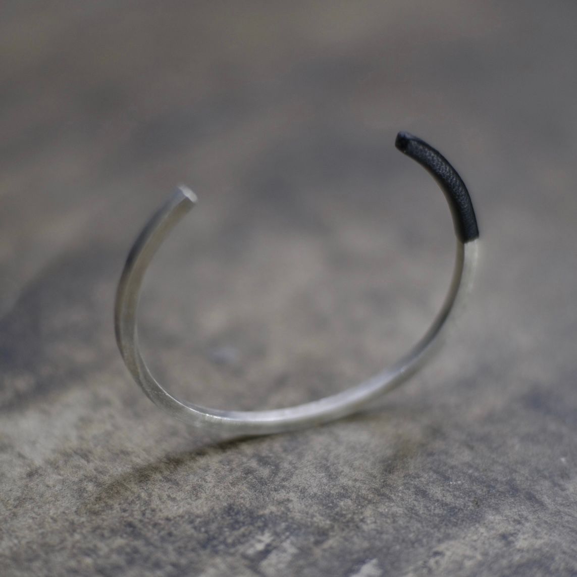 【お取り寄せ注文可能】Shading Silver Bangle