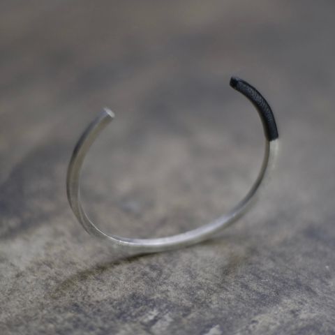 【お取り寄せ注文可能】Shading Silver Bangle