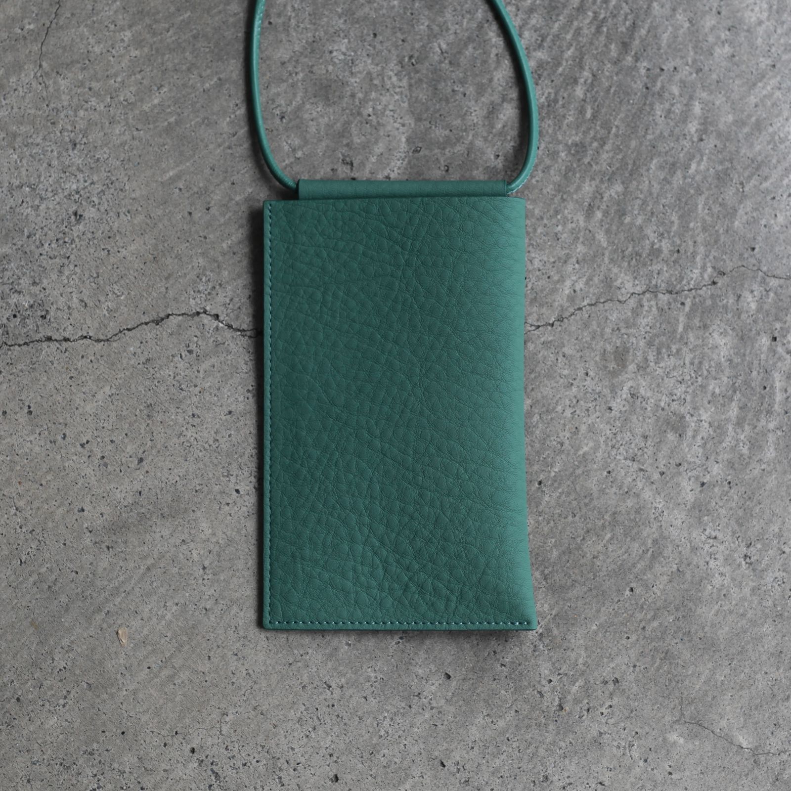 【残りわずか】Herrie Phone Pouch(DIPLO SKY)
