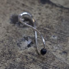 【お取り寄せ注文可能】Leather Jewel Twist Earring