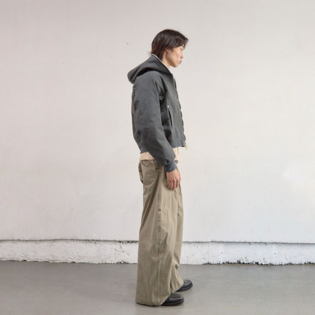 【残り一点】2Tucked Curved Leg Trousers