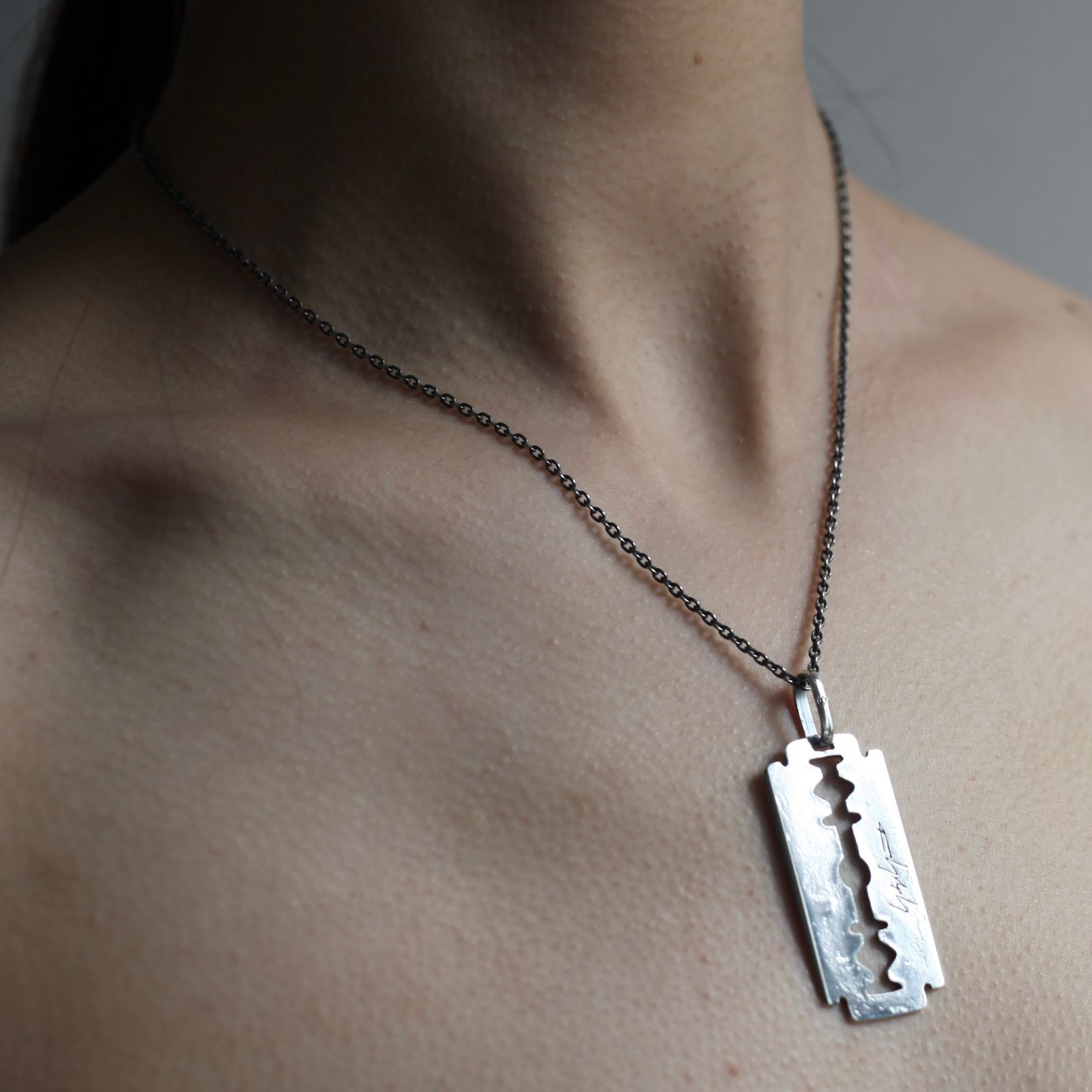 【残り一点】Razor Pendant