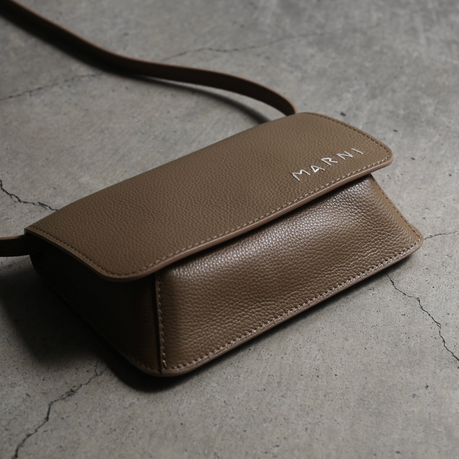 MARNI - 【残りわずか】Leather Pochette Flap Bag | ACRMTSM ONLINE STORE