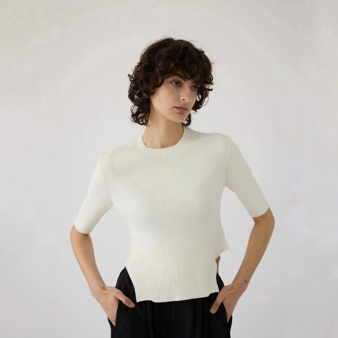 【残り一点】Round Hem Knit Tops