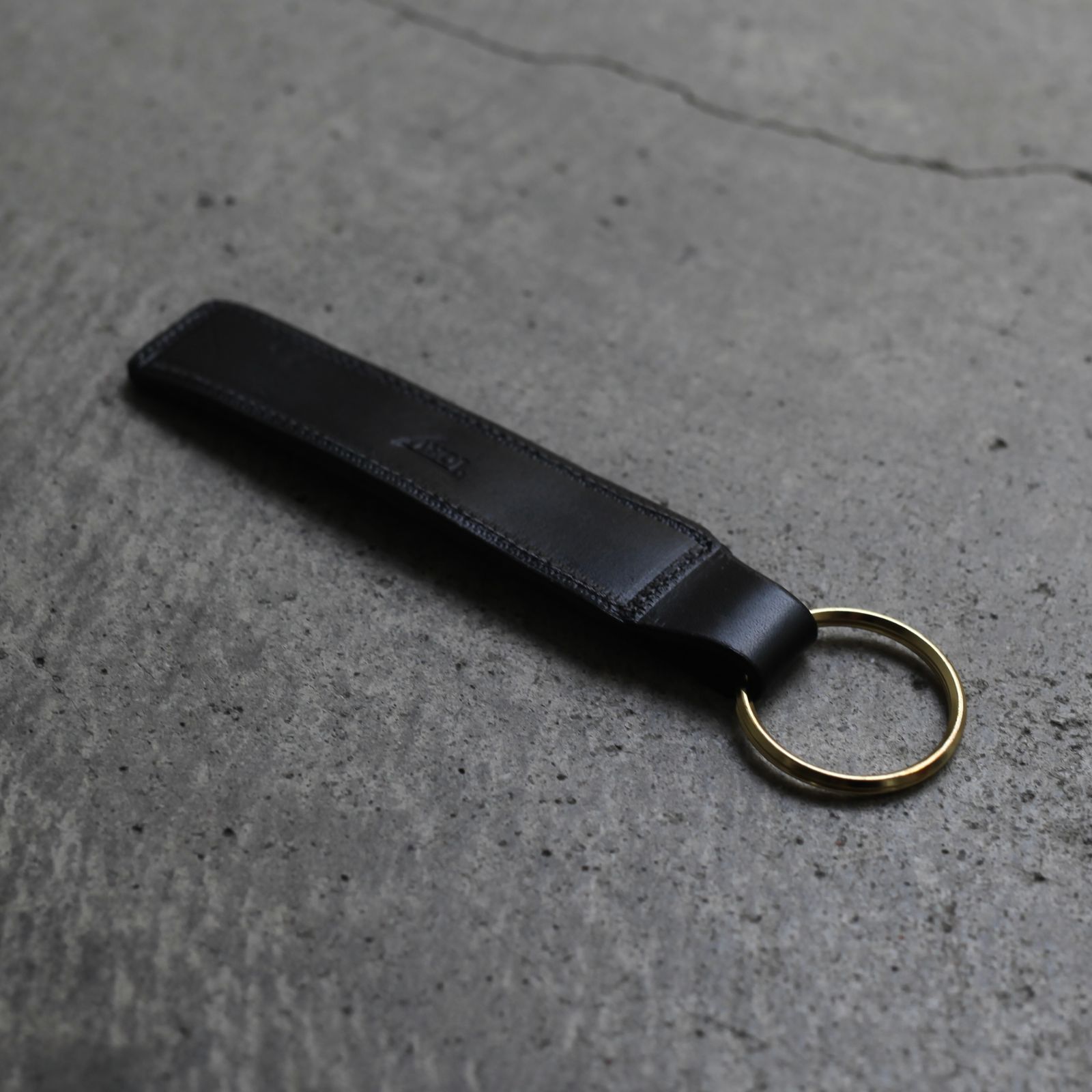 【残りわずか】Large Plain Stitched Key Fobs(BLACK)