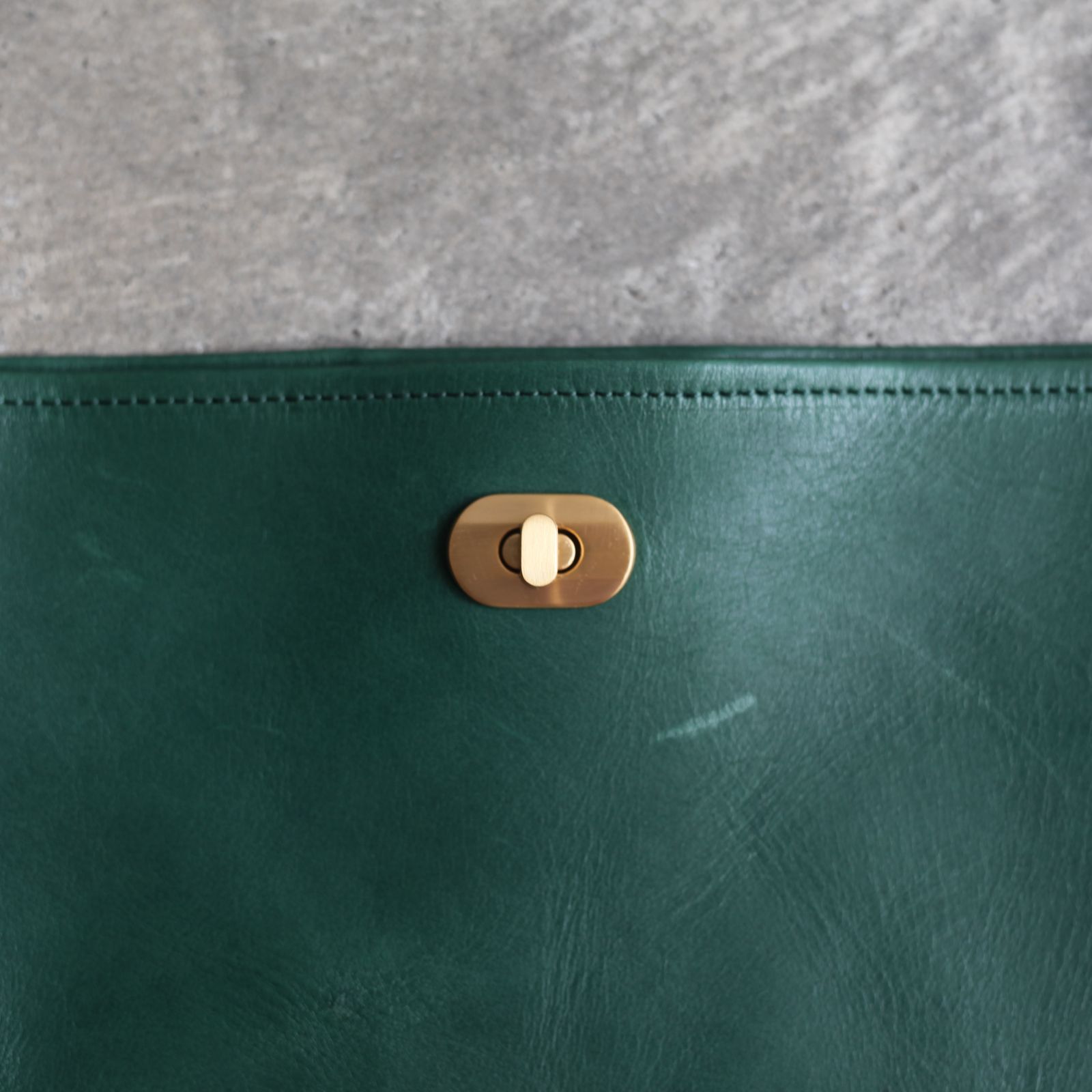 【残り一点】Twist Buckle Bag_L(DEEP GREEN)