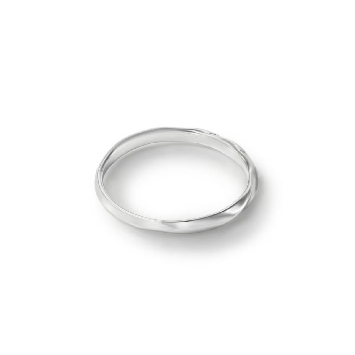 【お取り寄せ注文可能】Half Twist Ring S(PLATINUM950)