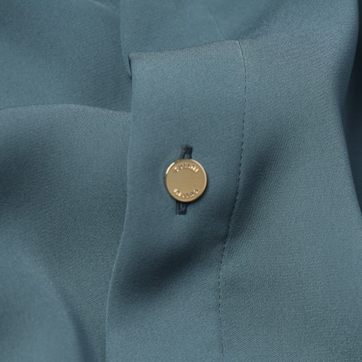 【残り一点】Double Satin Minimal Chin Tab Long Sleeve Shirt
