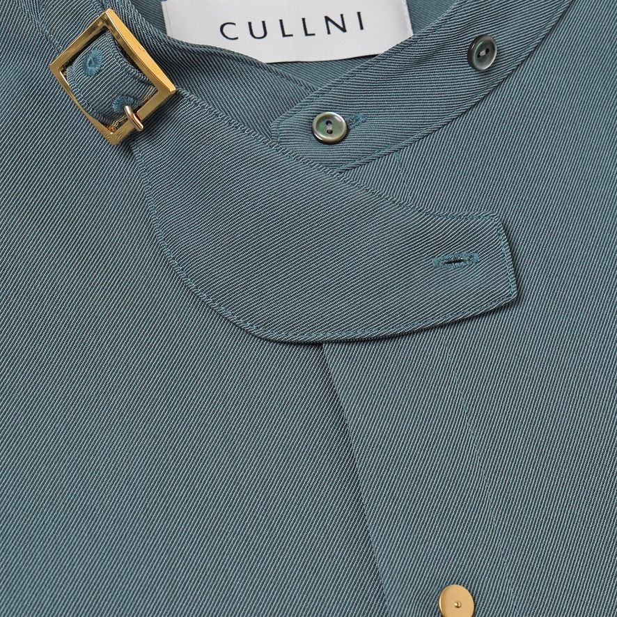 CULLNI - 【残り一点】Chambray Twill Band Collar Chin Tab Shirt