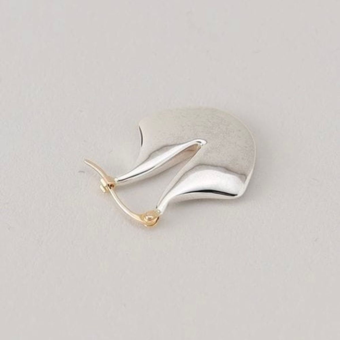 【残り一点】YU-KIN Rotus Slit Earrings(両耳用）
