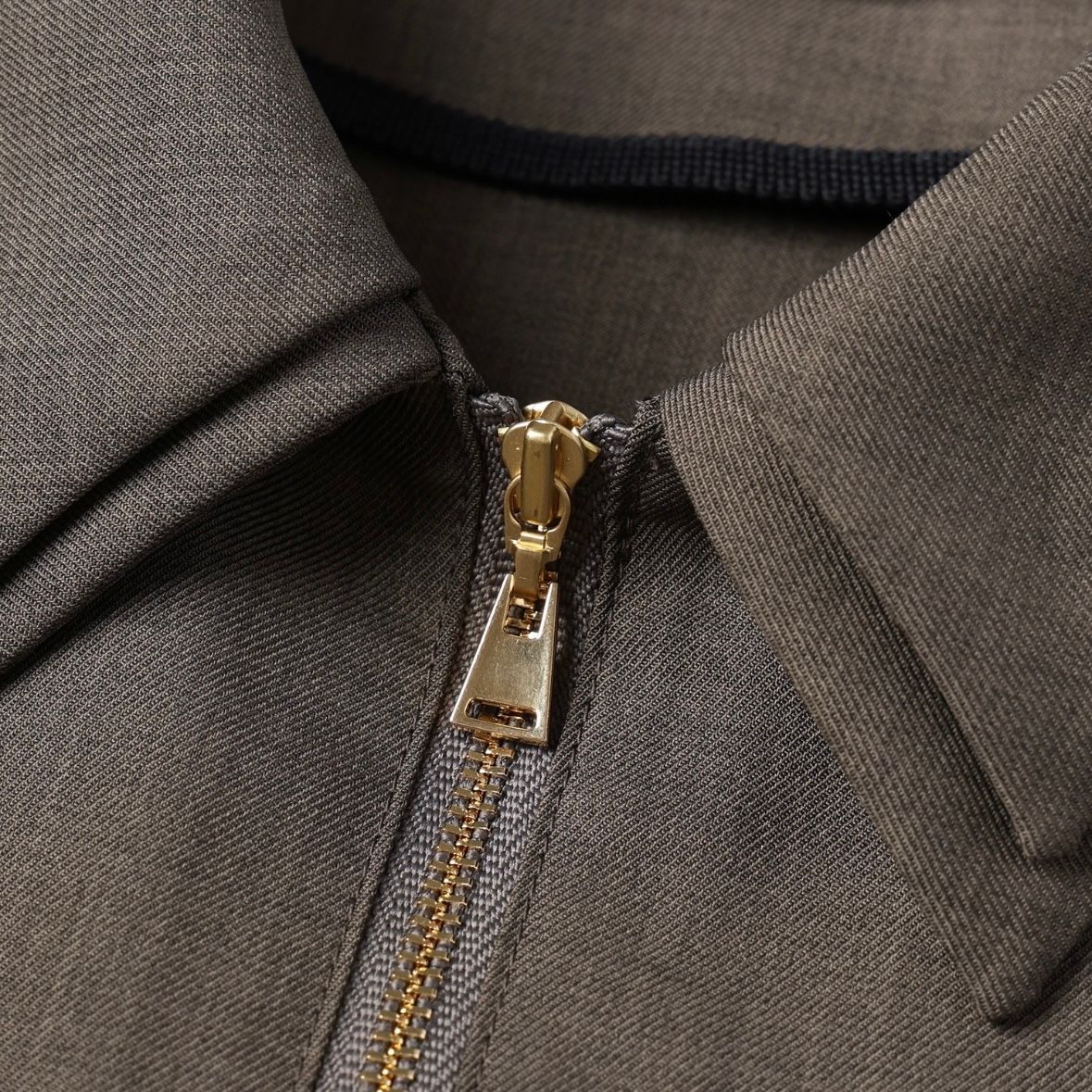 【残り一点】Dry Gabardine Layered Collar Half Zip Shirt