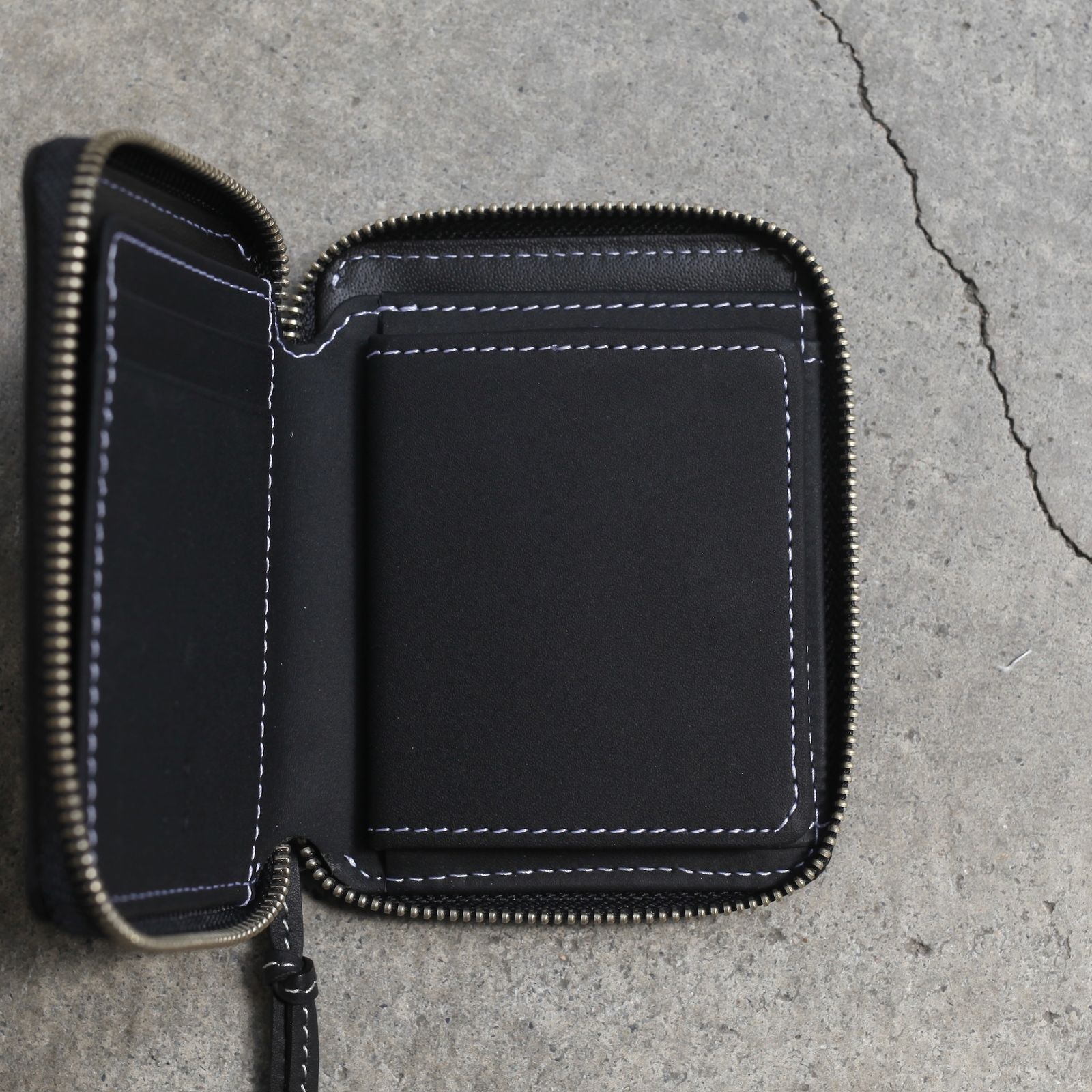 【残り一点】Round Zip Purse(DEG/ZE)
