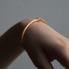 【お取り寄せ注文可能】ウロボロスバングル(GOLD)